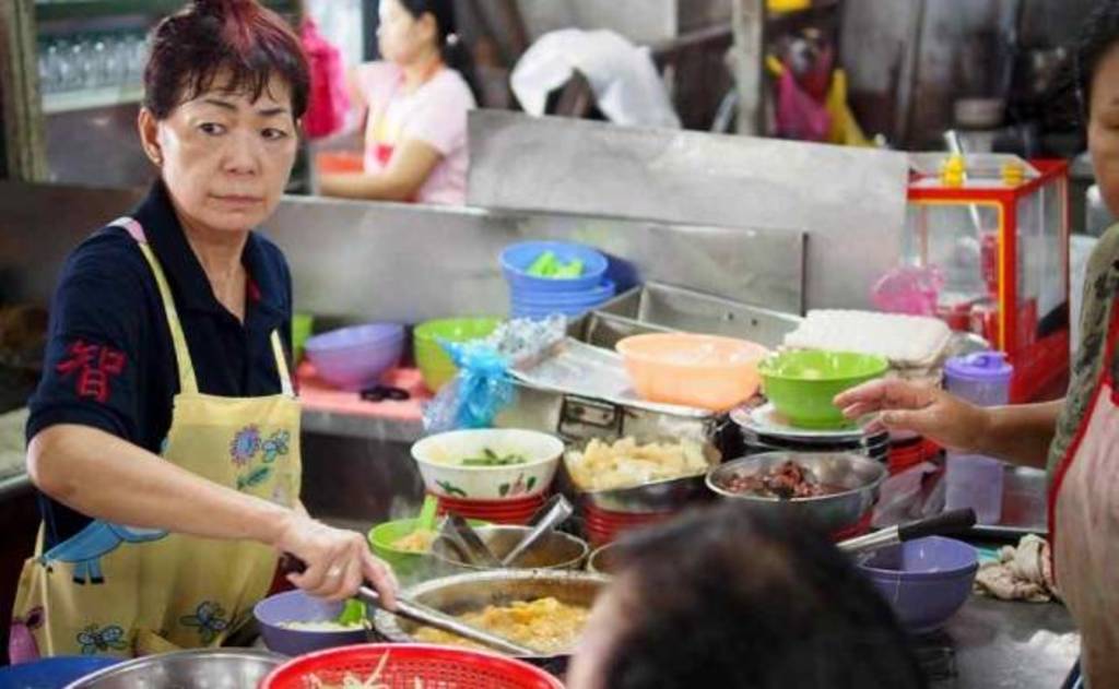 guide to kuala lumpur | or go on a food tour with a local