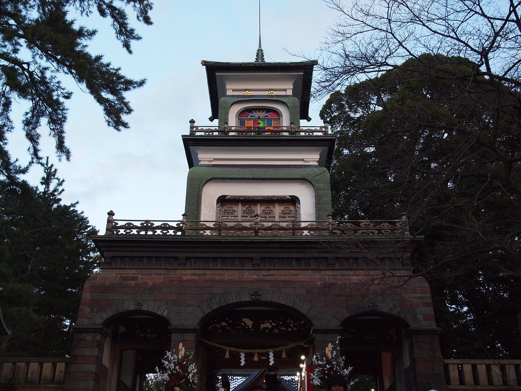 尾山神社神門