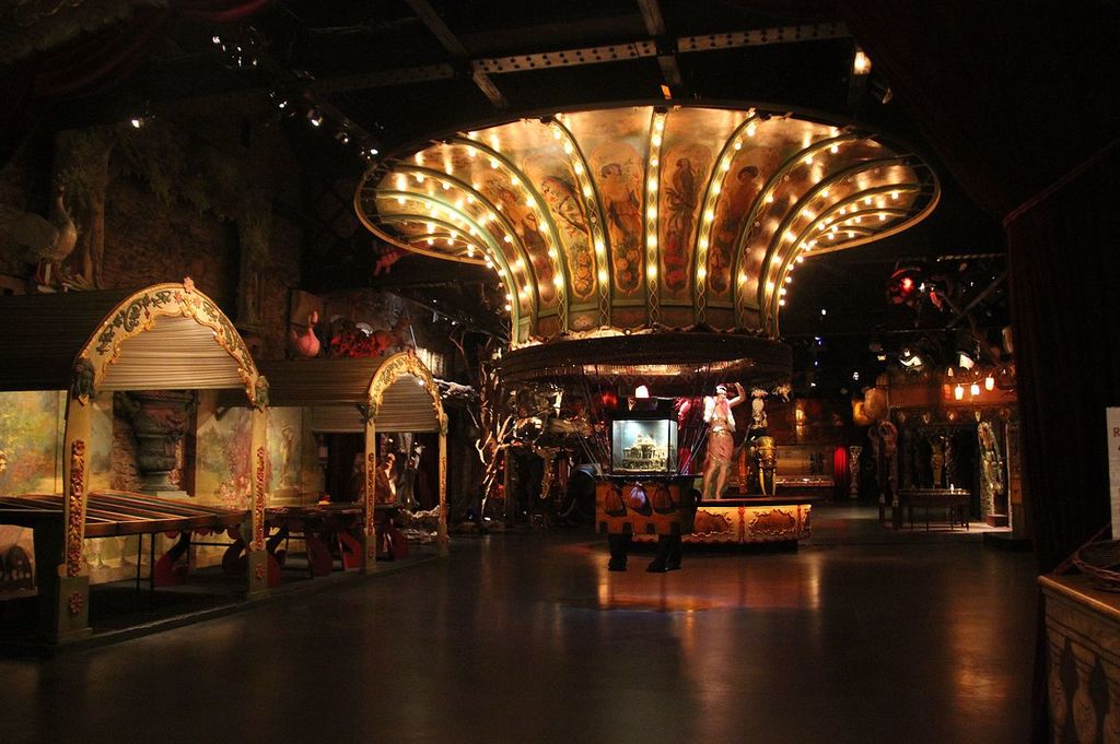 Musée des Arts Forains (2015-07-30 02.59.30 by Laika ac)