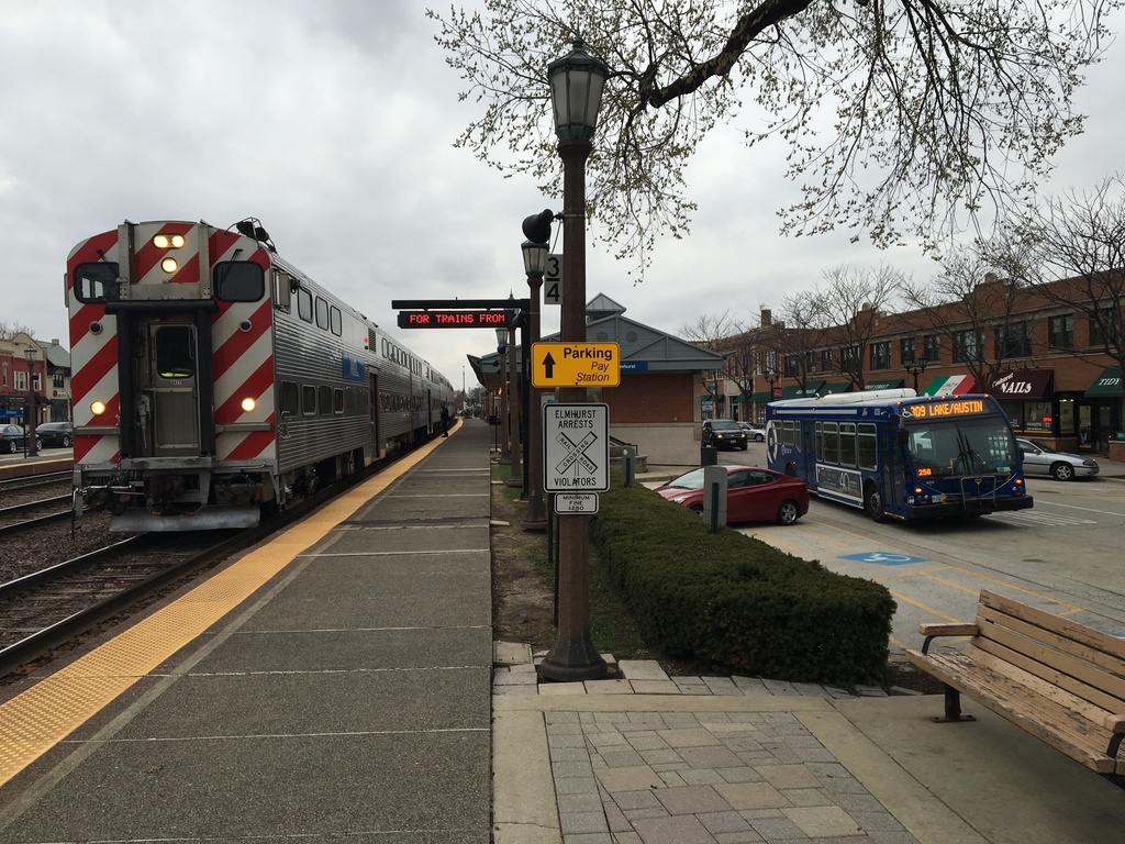 20160404 05 Metra & Pace, Elmhurst, Illinois