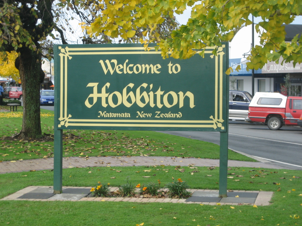 EN-Hobbiton-Matamata-NZ-Attribution-Share-Alike25