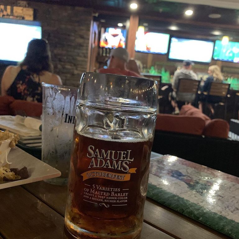 things to do in bel-air md | drink the night away at looney's pub