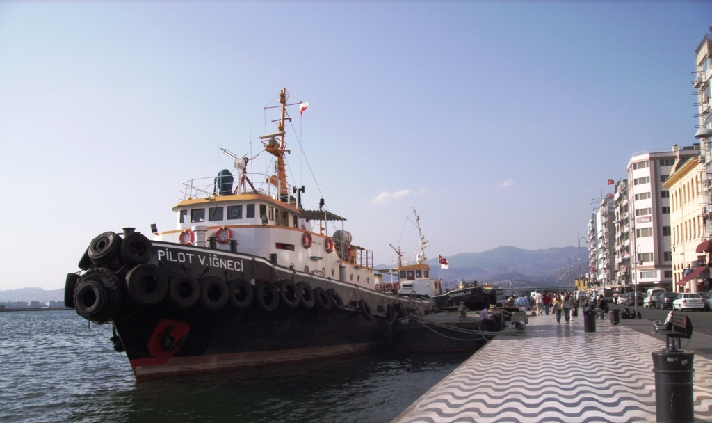 Izmir-kordonboyu - panoramio - HALUK COMERTEL (23)