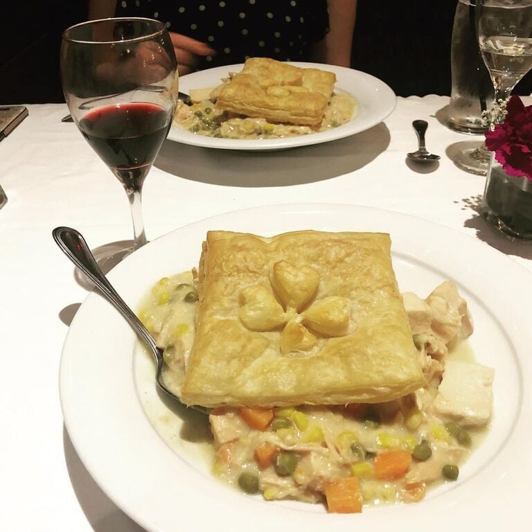 things to do in billerica ma | enjoy irish cuisine at the emerald rose restaurant