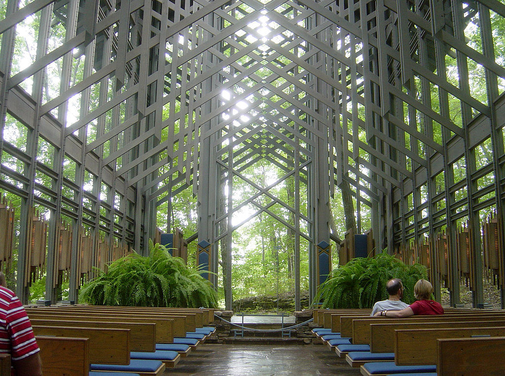 09-02-06-ThorncrownChapel1