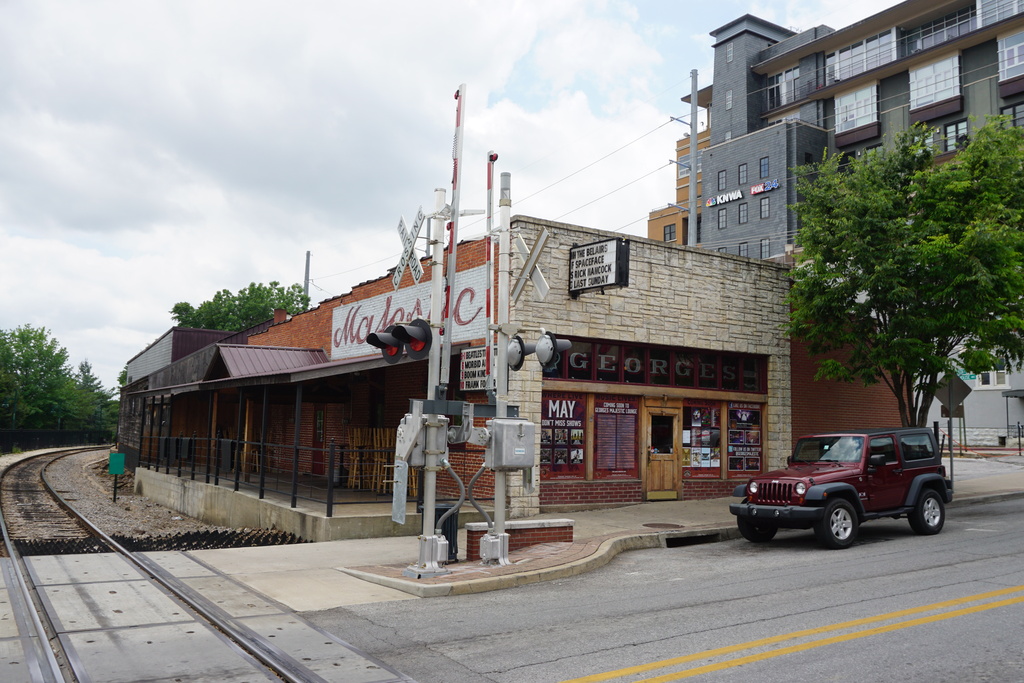 Fayetteville May 2017 21 (George's Majestic Lounge)