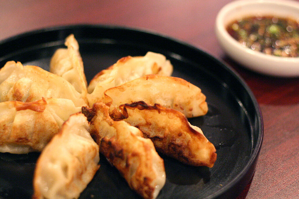 Korean.cuisine-Gunmandu-01