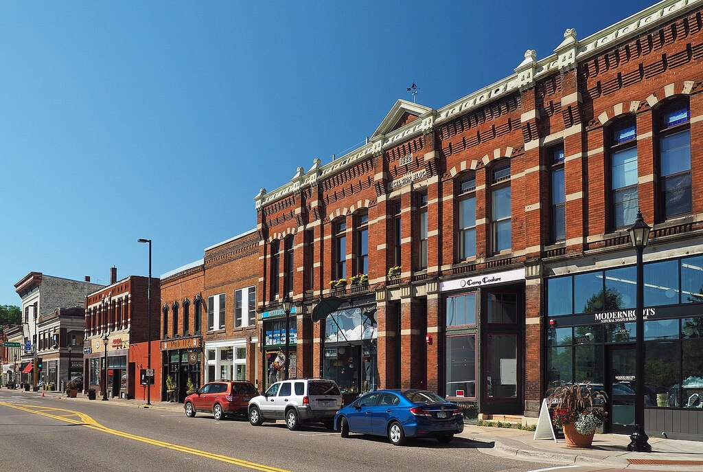 Downtown Stillwater Main St N 100 block