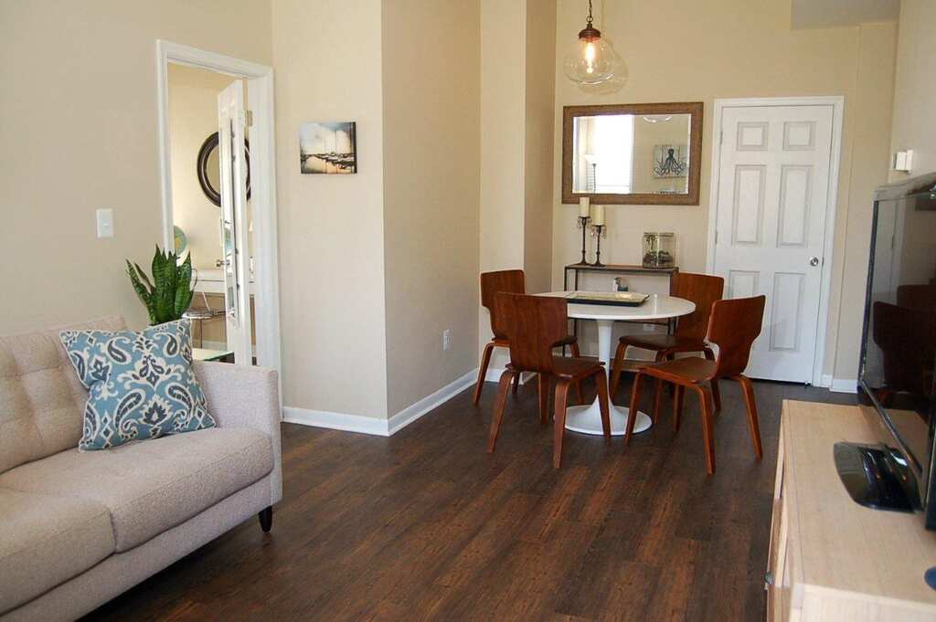 This flat is stylishly decorated, with nautical flair 