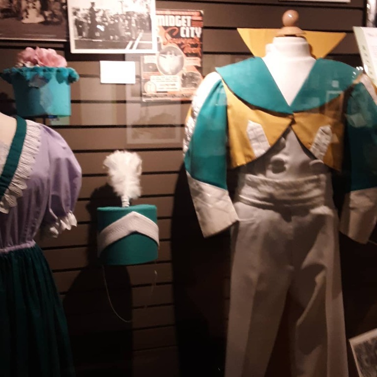 things to do in kansas | take part in a costume contest at oz museum