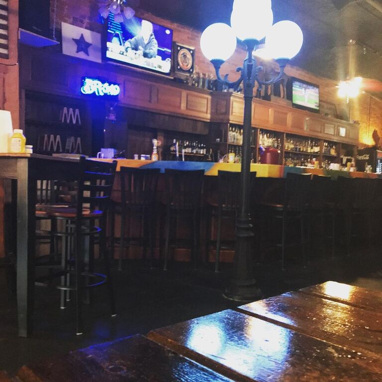 things to do in eatonton ga | grab a glass of beer at the frisk pub