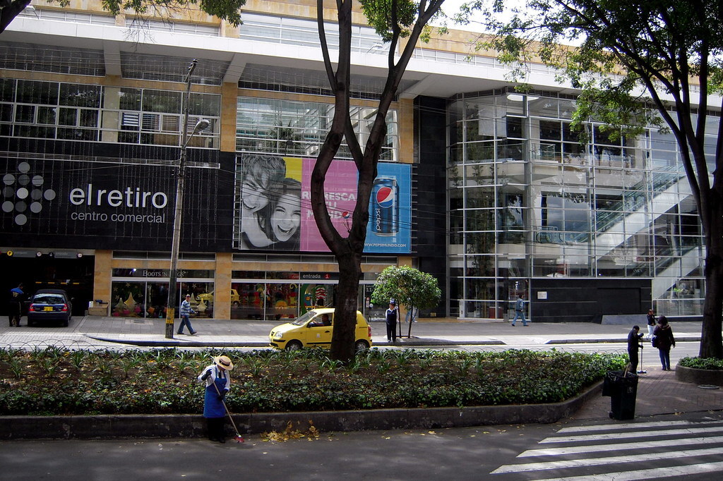 Centro Comercial El Retiro