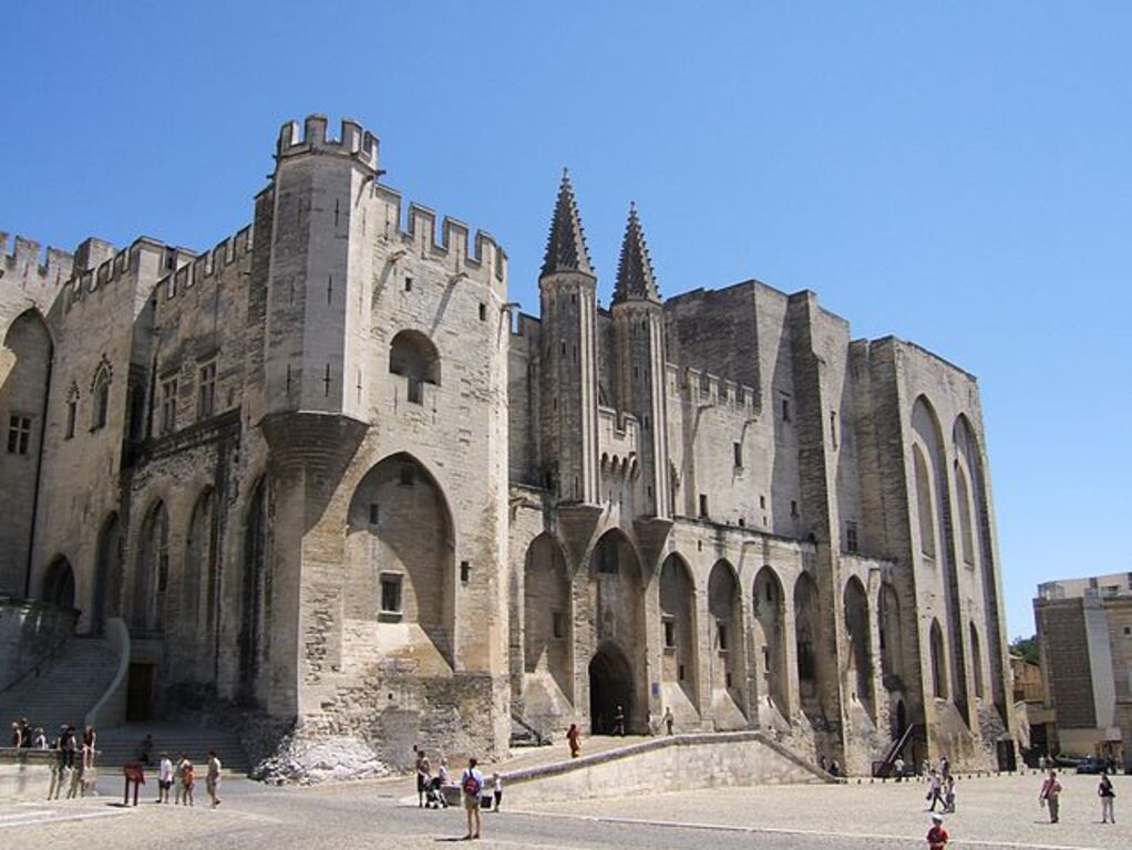 Main entrance of the Palais des Papes - 20050823