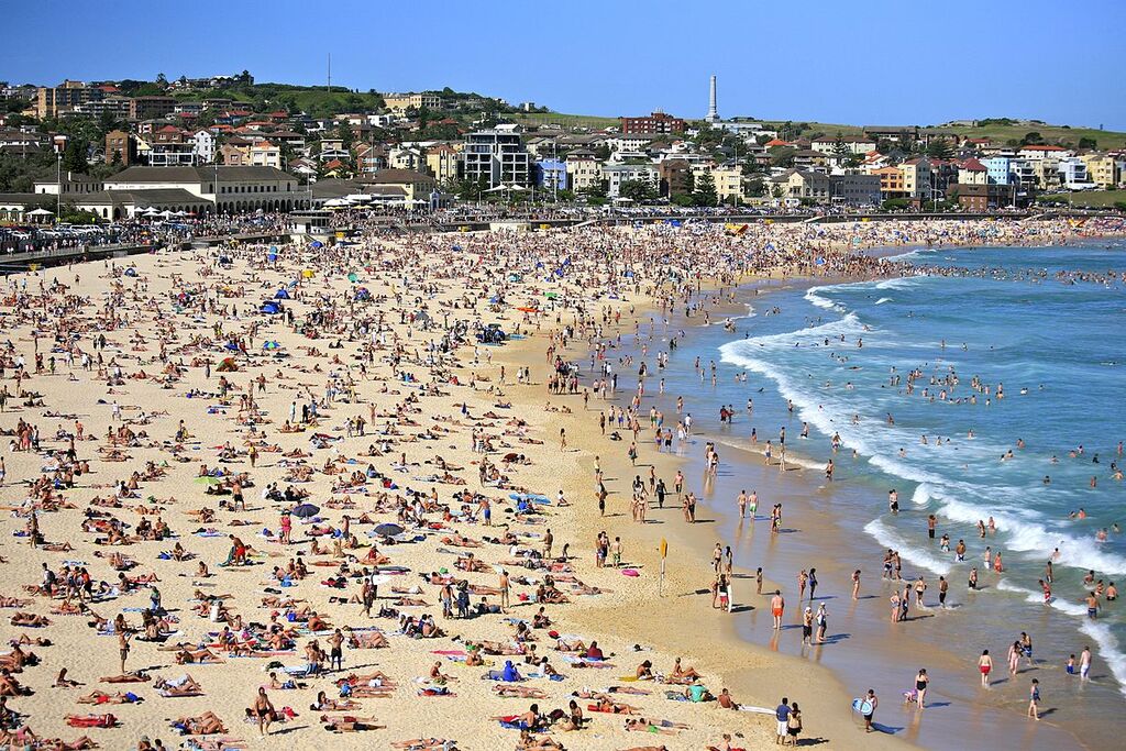 The Famous Bondi Beach (6644010871)
