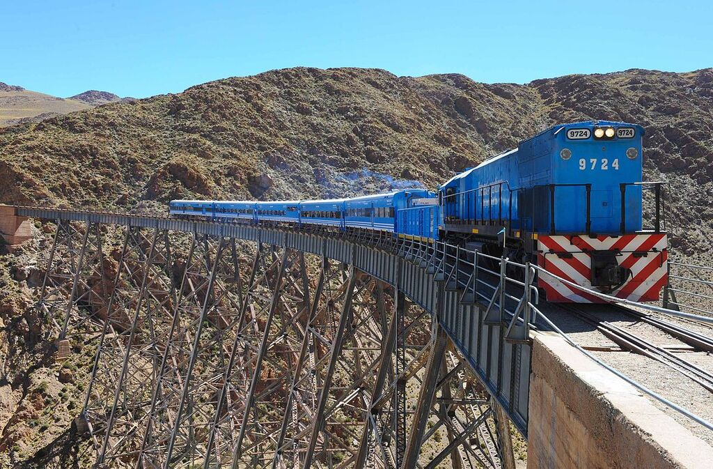 Tren a las nubes crossing viaduct2
