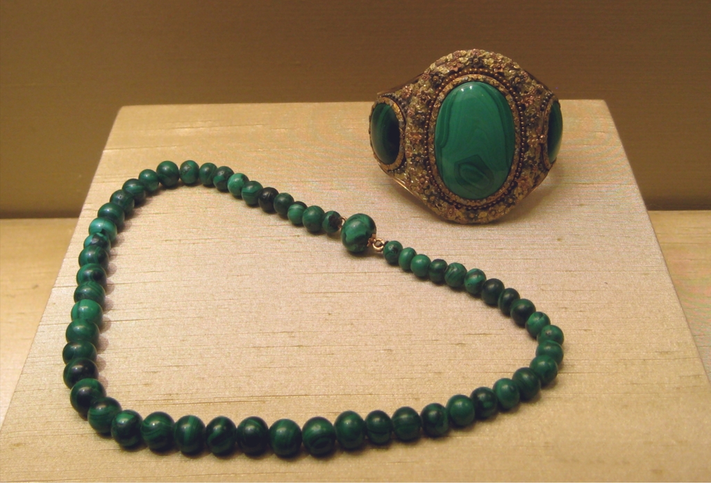 Malachite Beads and Bracelet (Russia, 19 c.)