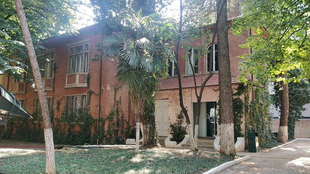 Museum of Leaves, Tirana
