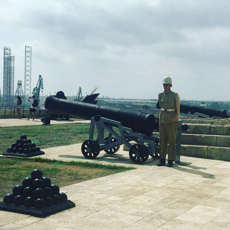 things to do in valletta malta | witness the firing of the gun at the saluting battery
