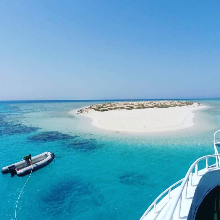 go deep sea fishing at the hamata islands
