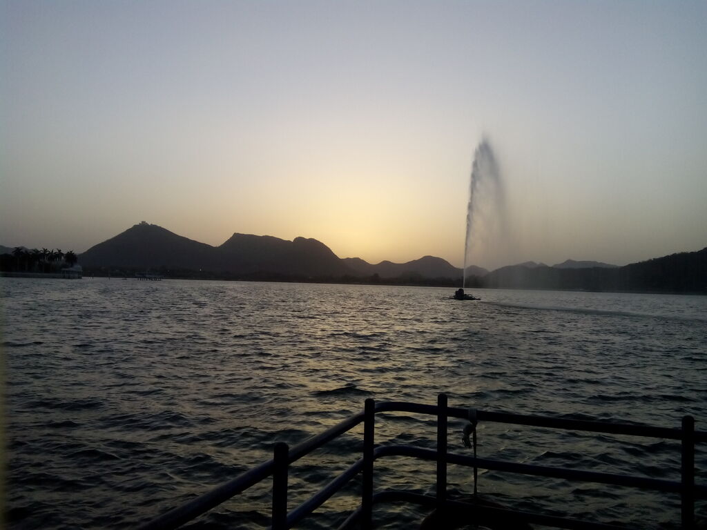 Fatehsagar lake view 4