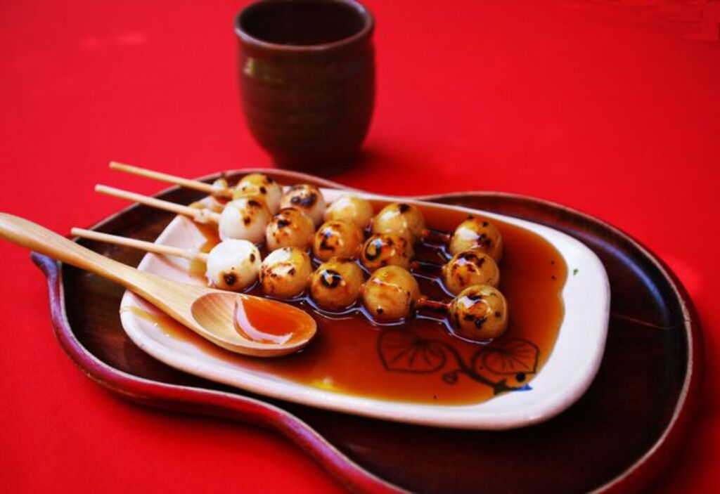 Kamo Mitarasi Chaya's Mitarashi Dango