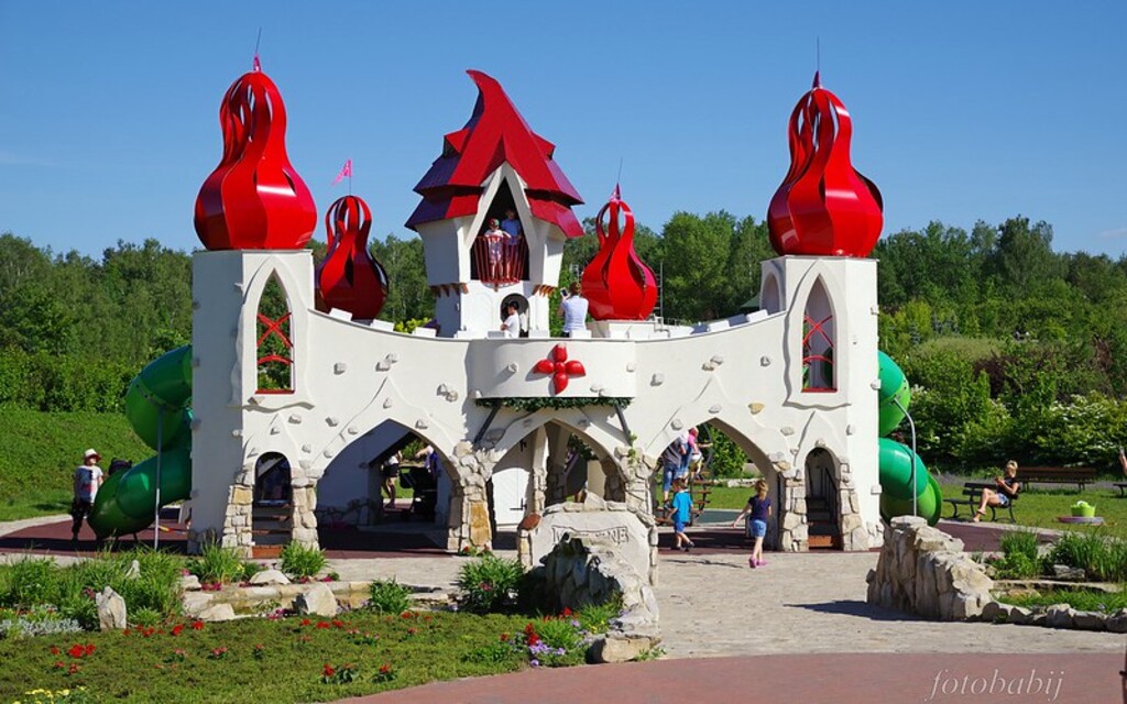 Magiczne Ogrody Janowiec Trzcianki, zamek