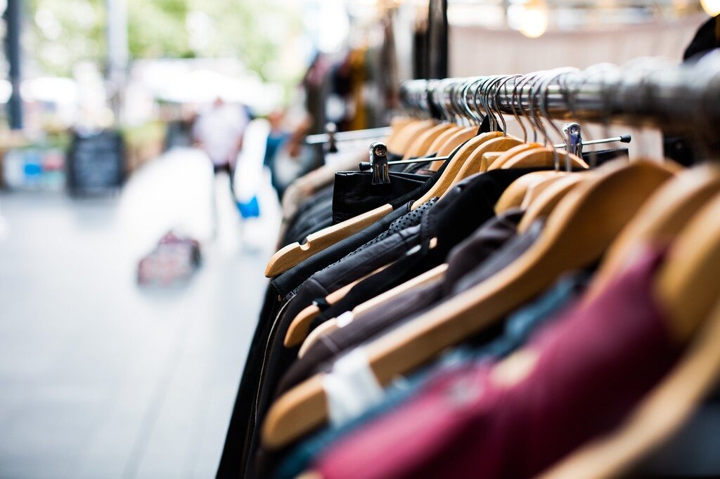 Clothes rack with clothing