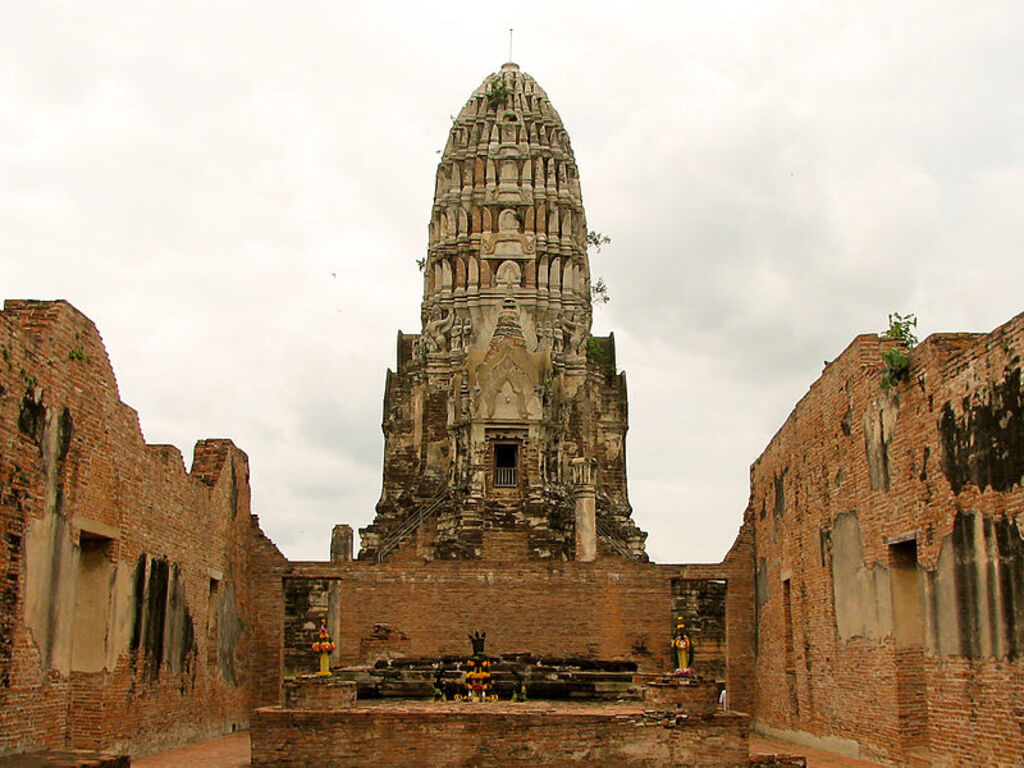 Wat Ratchaburana Ayutthaya Thailand 03