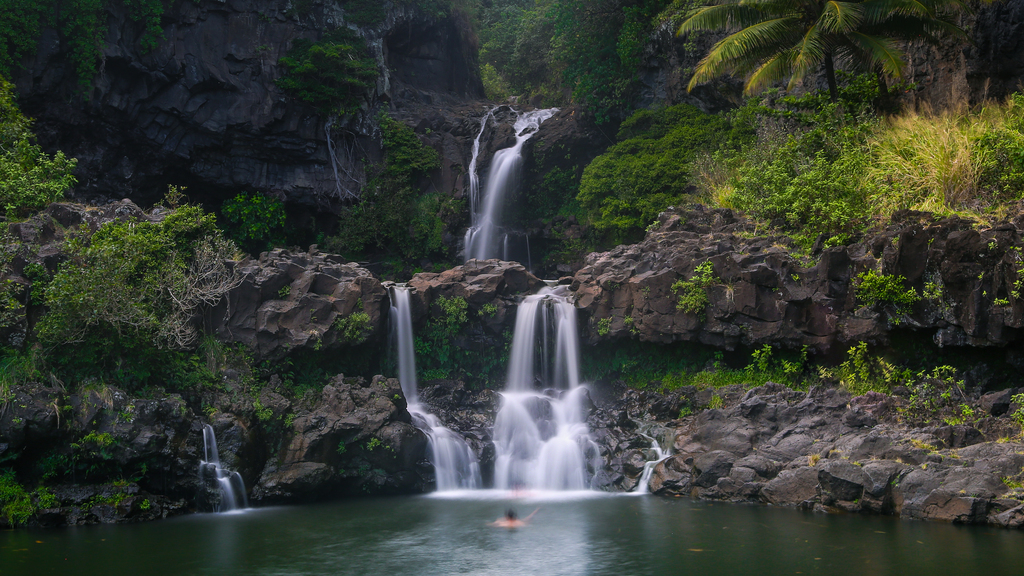 Seven Sacred Pools (16040000203)