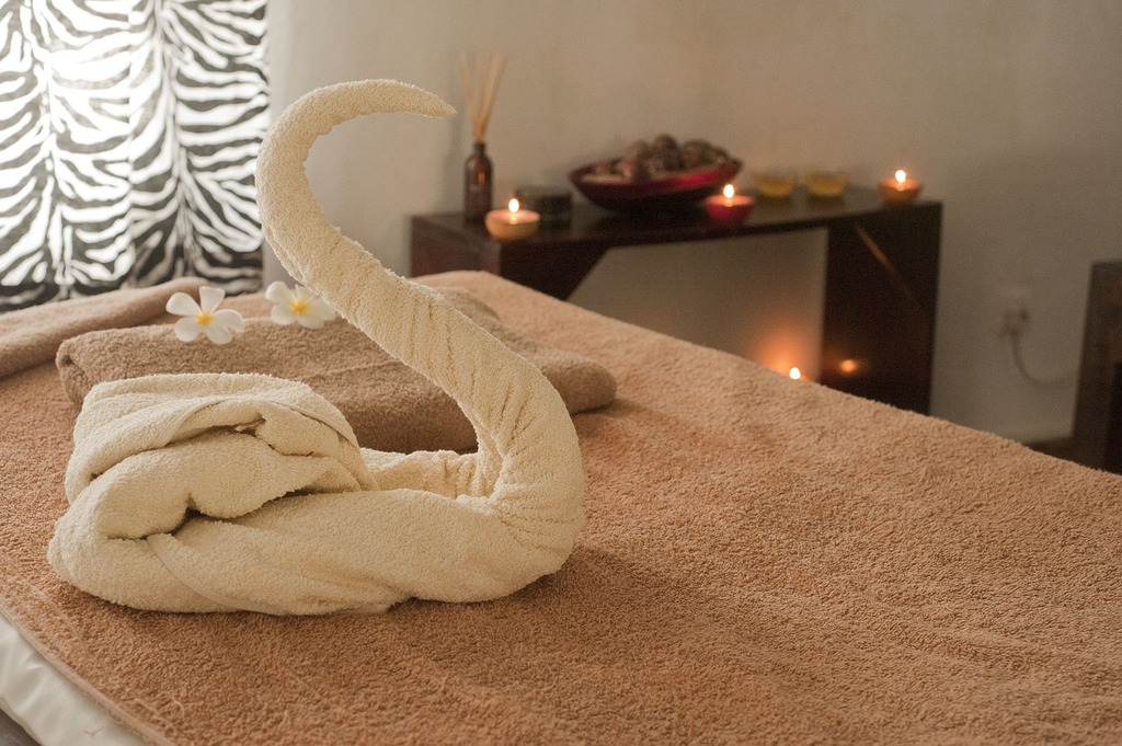 things to do in zanzibar at night | pamper yourself at cinnamon spa