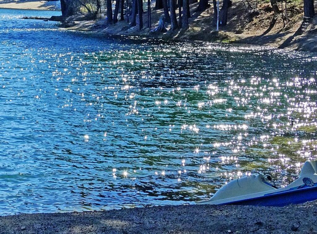 Diamonds on Green Valley Lake, CA 4-16 (26399935141)