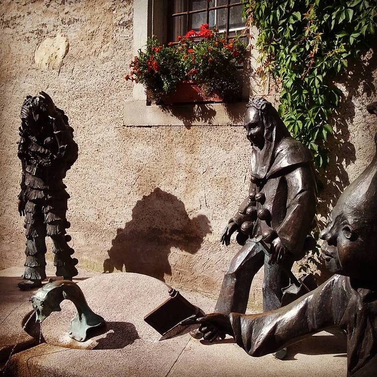 things to do in lindau germany | check out the intriguing narren-brunnen