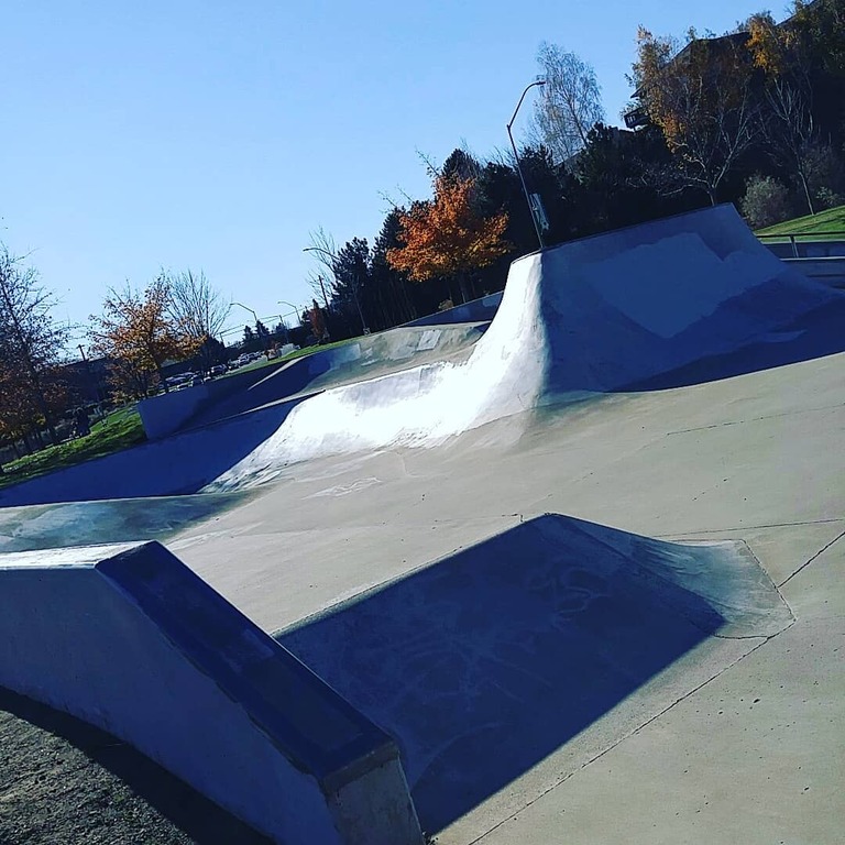 things to do in yakima | go skateboarding with friends at chesterley park