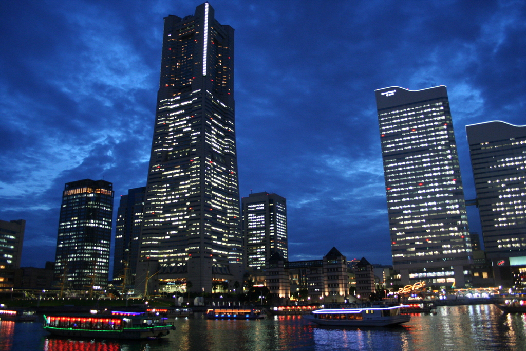 Minato Mirai 21 at night