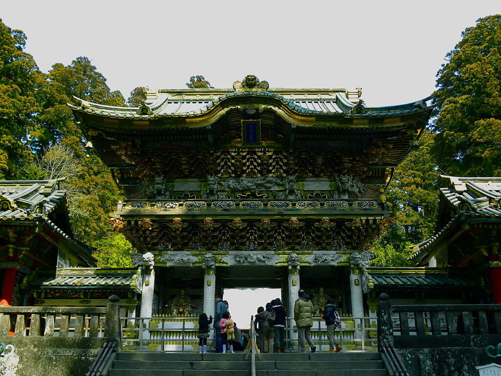 Toshogu shrine yomeimon gate