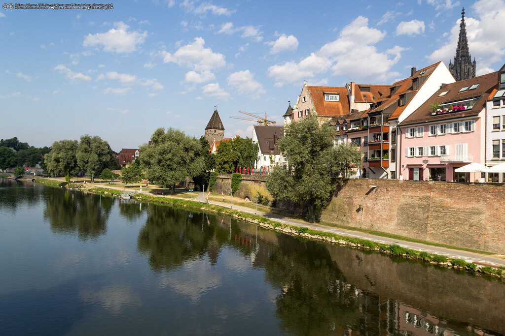 Ulm City Wall and Donau - panoramio