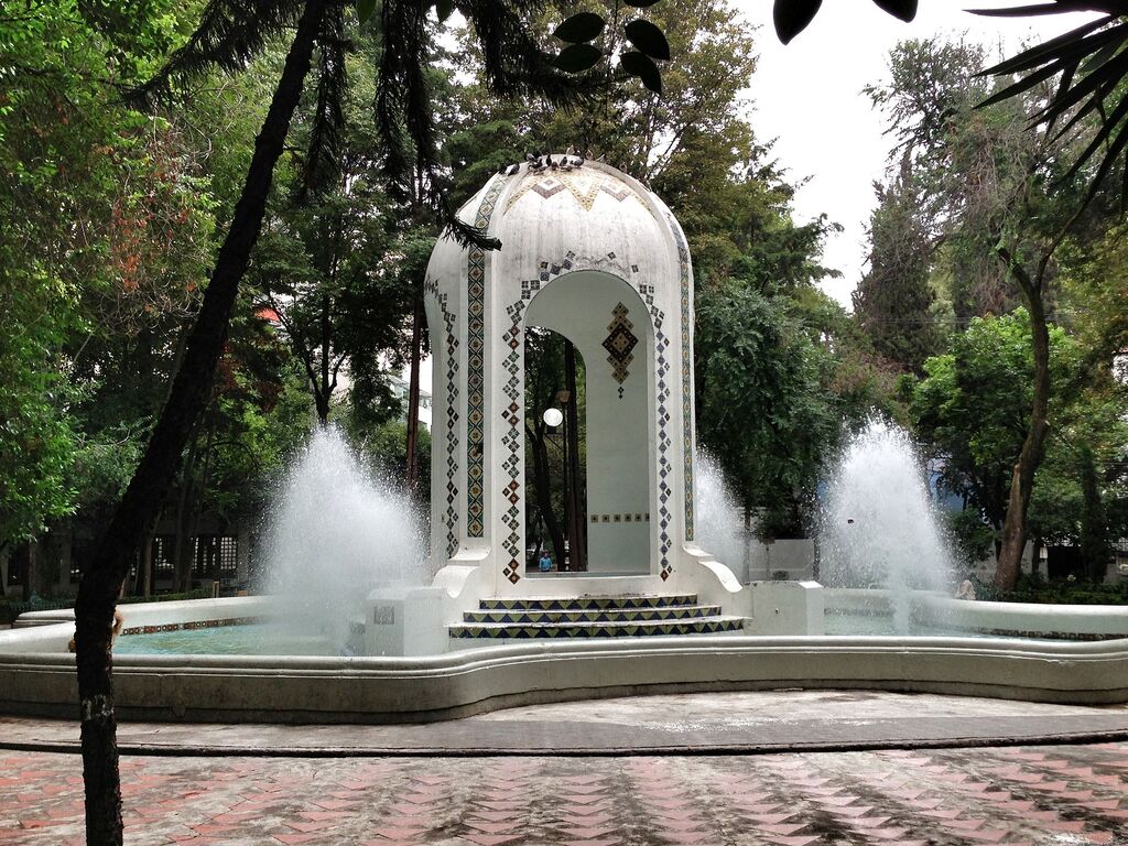 Fountain at Plaza Popcatépetl, col. Hipódromo, Condesa, Mexico City