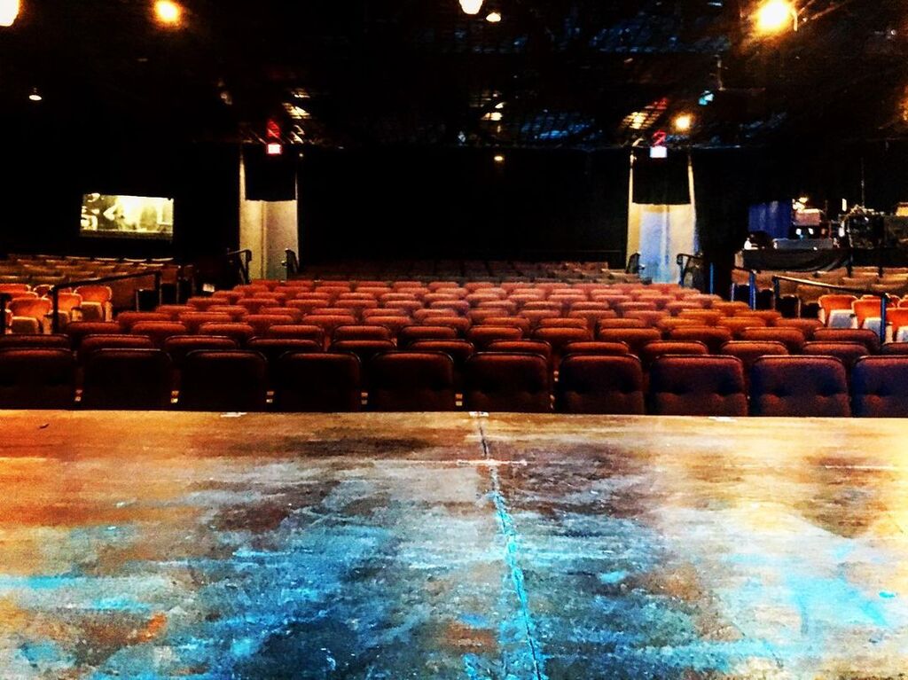 things to do in waterbury ct | enjoy a performance at seven angels theatre