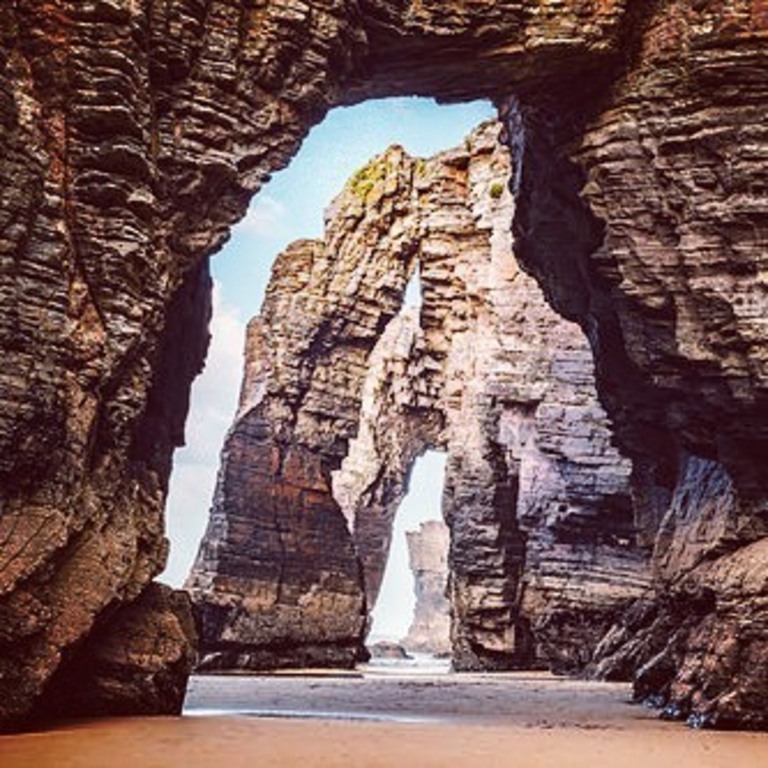 beautiful beaches in spain | playa de las catedrales, galicia