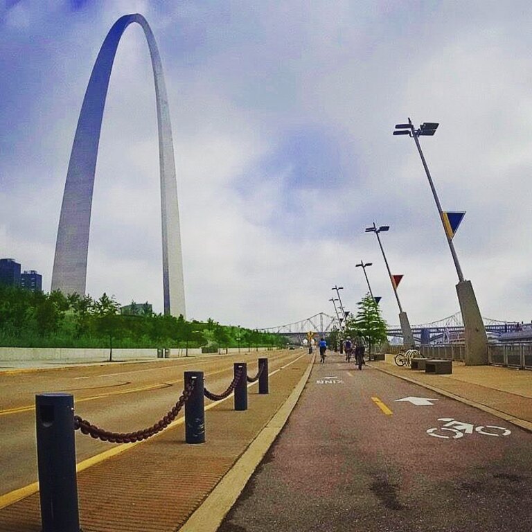 36 hours in st louis | stroll along st. louis riverfront trail