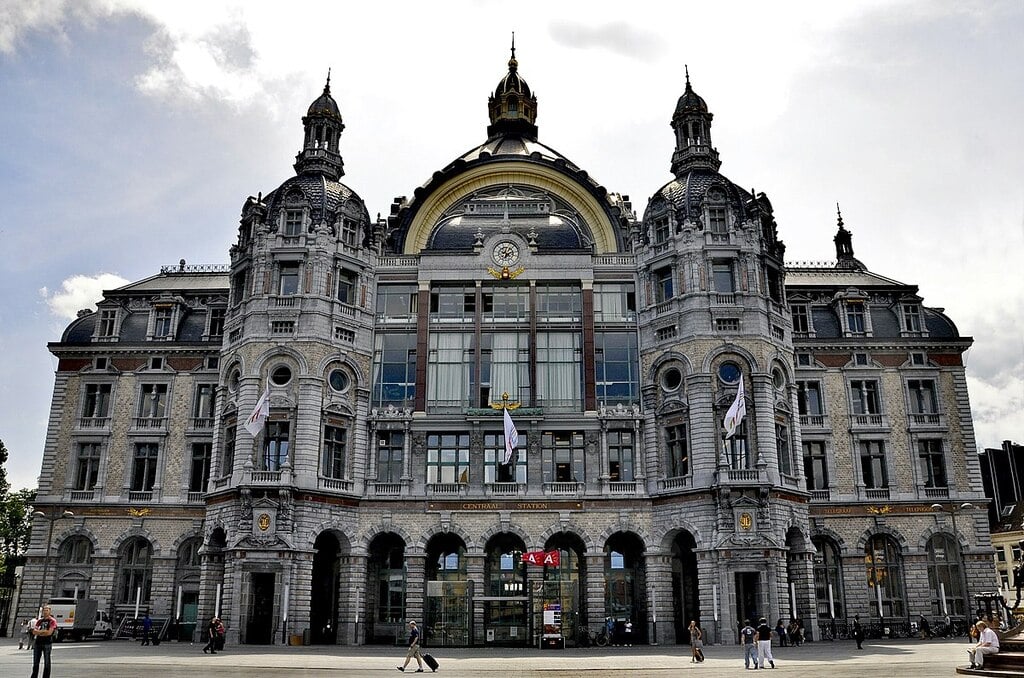 Antwerpen Centraal station 12-07-2010 14-04-17