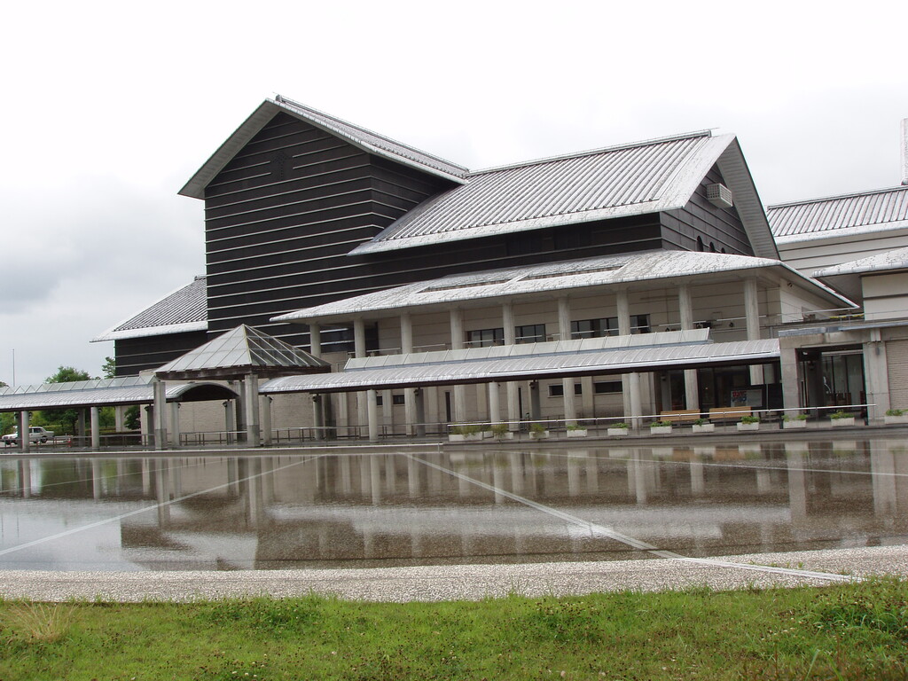 The Museum of Art, Kochi from the North side. - panoramio