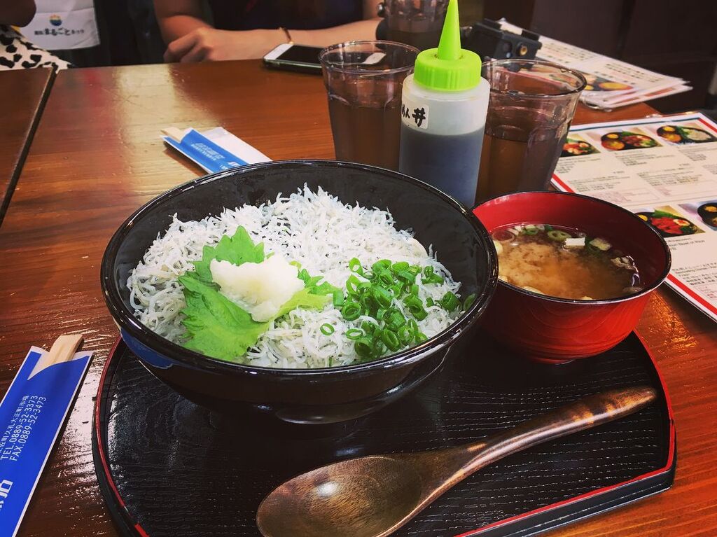 things to do in kochi japan | eat at kuretaishomachi market