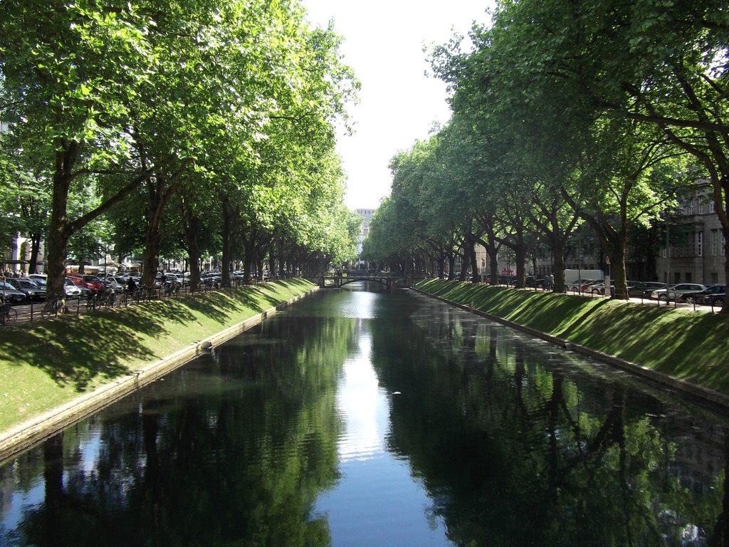 Koenigsallee Duesseldorf v2