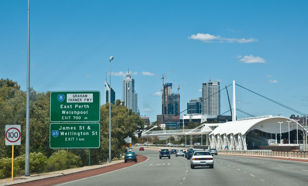 Mitchell Freeway 033 S Leederville stn