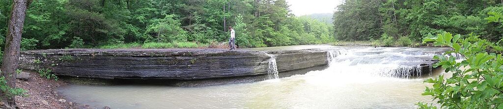 Haw Creek Falls, Ozark National Forest, Arkansas - panoramio