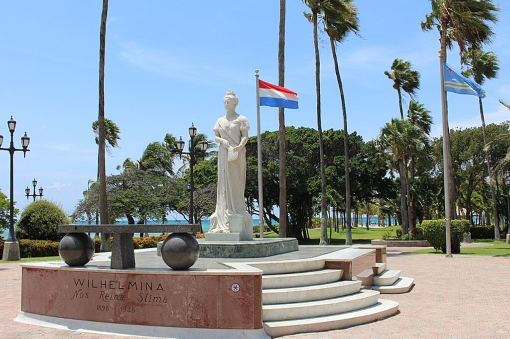 Princess Wilhelmina Statue (7)