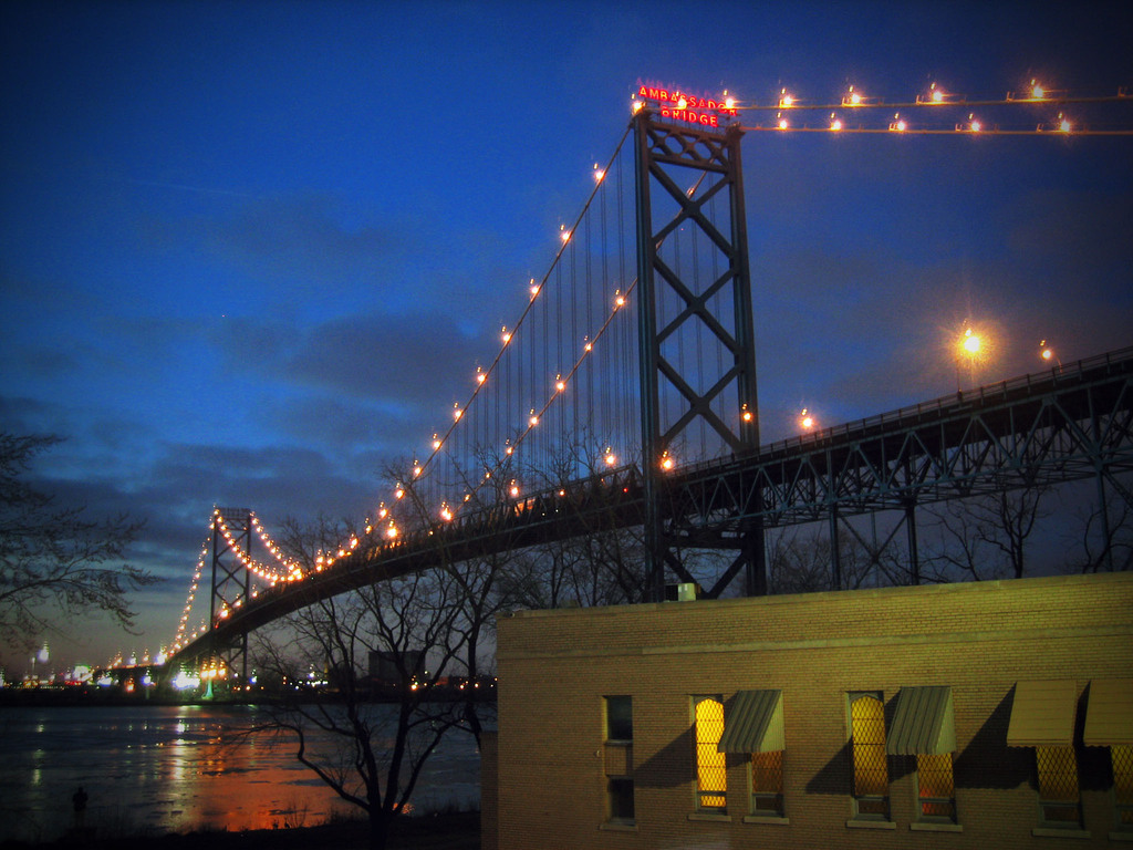Ambassador bridge in Windsor1