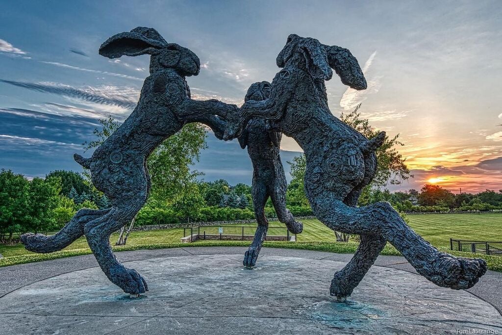 things to do in dublin ohio | check out the dancing hares at ballantrae community park