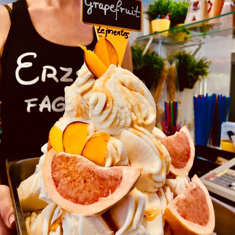 things to do in tihany | relish desserts at ice cream erzsike